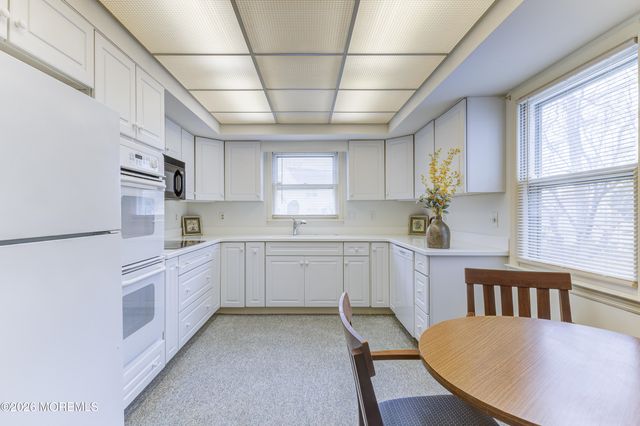 321A Sharon Way, Monroe, NJ 08831