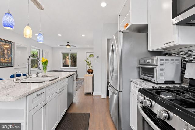 4207 HILDRETH ST SE, Washington, DC 20019