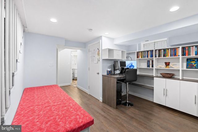 4207 HILDRETH ST SE, Washington, DC 20019