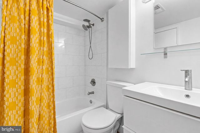 4207 HILDRETH ST SE, Washington, DC 20019