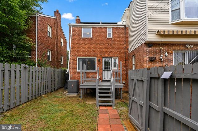 4207 HILDRETH ST SE, Washington, DC 20019