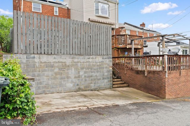 4207 HILDRETH ST SE, Washington, DC 20019
