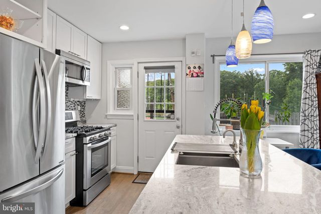 4207 HILDRETH ST SE, Washington, DC 20019
