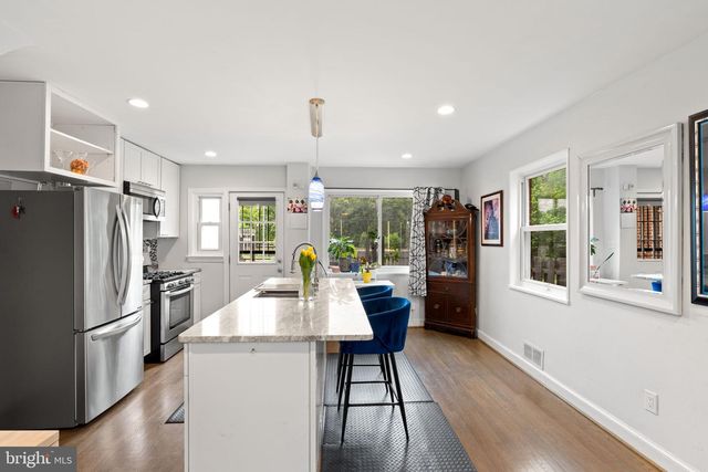 4207 HILDRETH ST SE, Washington, DC 20019