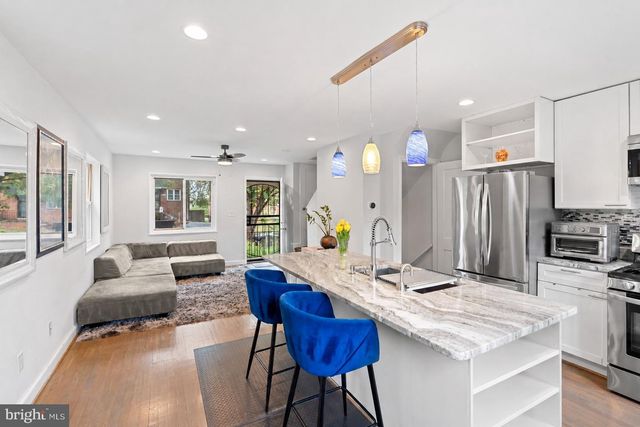4207 HILDRETH ST SE, Washington, DC 20019