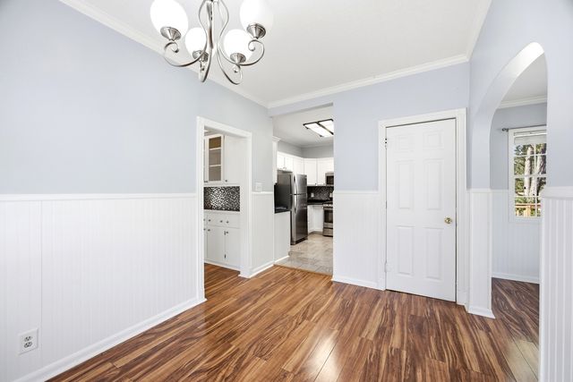 810 Wheeler Street, Woodstock, IL 60098