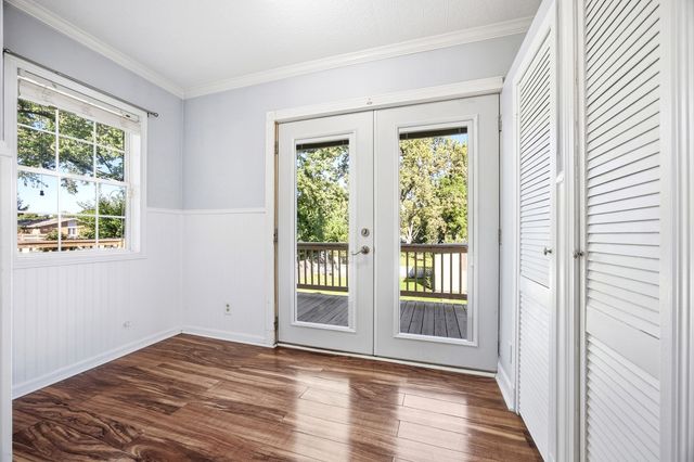 810 Wheeler Street, Woodstock, IL 60098