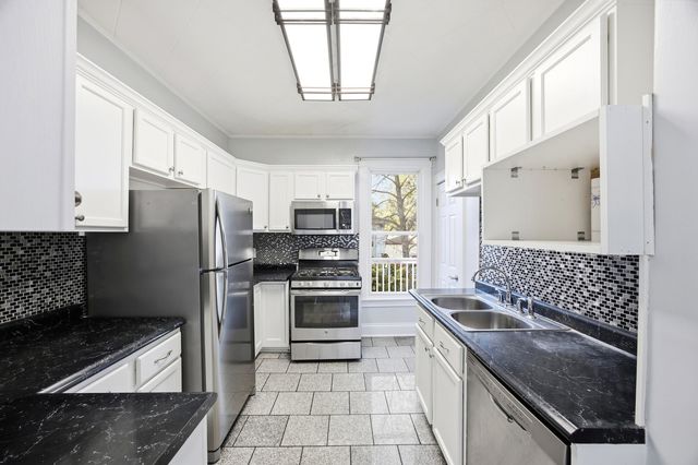 810 Wheeler Street, Woodstock, IL 60098