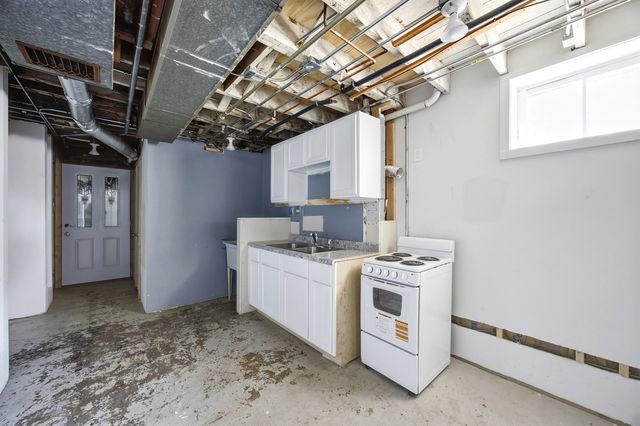 810 Wheeler Street, Woodstock, IL 60098