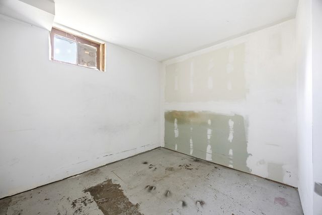 810 Wheeler Street, Woodstock, IL 60098
