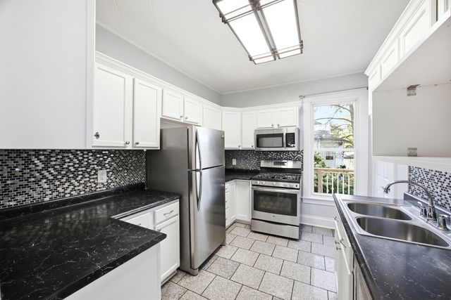 810 Wheeler Street, Woodstock, IL 60098