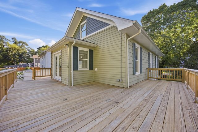 810 Wheeler Street, Woodstock, IL 60098