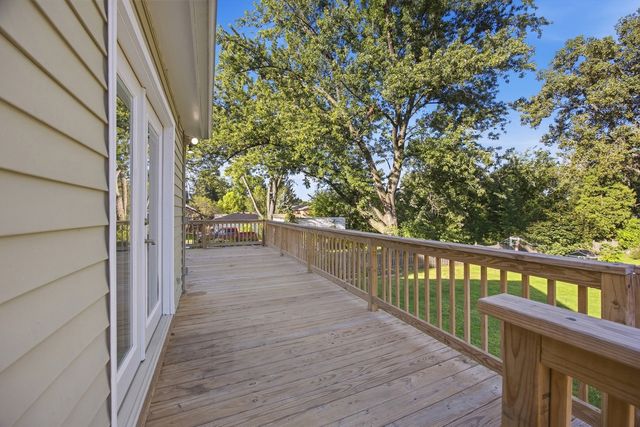 810 Wheeler Street, Woodstock, IL 60098