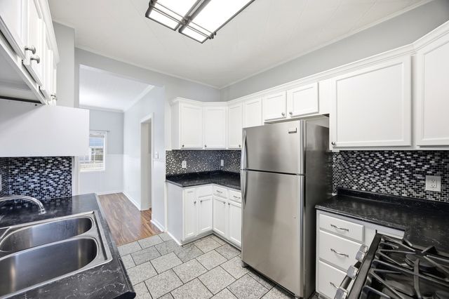 810 Wheeler Street, Woodstock, IL 60098