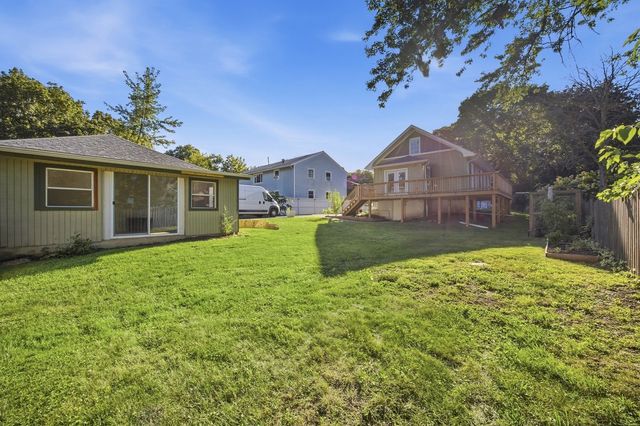 810 Wheeler Street, Woodstock, IL 60098
