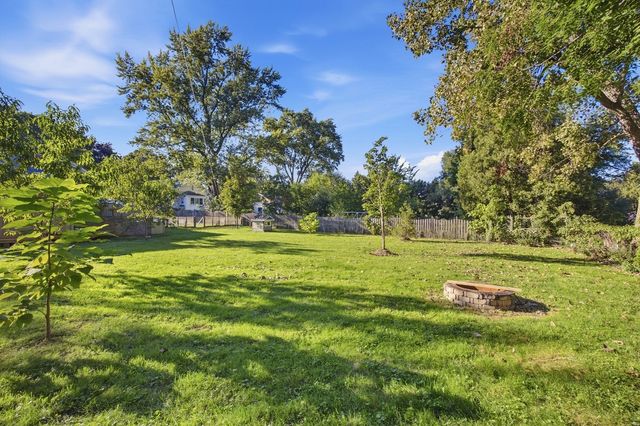 810 Wheeler Street, Woodstock, IL 60098