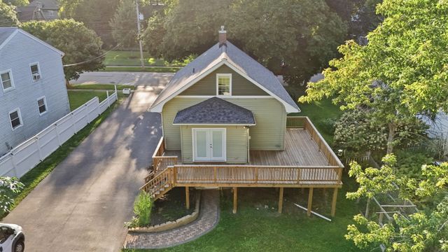 810 Wheeler Street, Woodstock, IL 60098