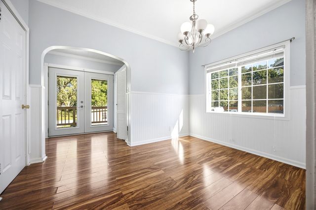 810 Wheeler Street, Woodstock, IL 60098