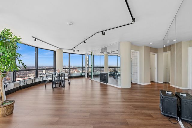 5415 N SHERIDAN Road 3311, Chicago, IL 60640