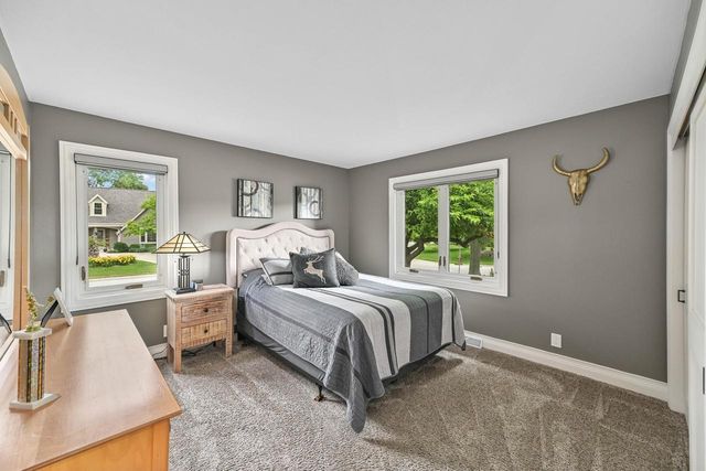 4015 S Wilshire DRIVE, New Berlin, WI 53151