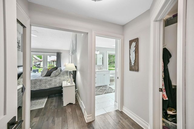 4015 S Wilshire DRIVE, New Berlin, WI 53151