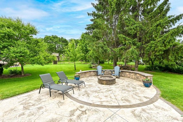 4015 S Wilshire DRIVE, New Berlin, WI 53151
