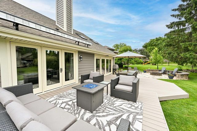 4015 S Wilshire DRIVE, New Berlin, WI 53151