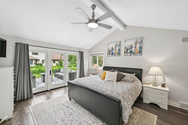 4015 S Wilshire DRIVE, New Berlin, WI 53151
