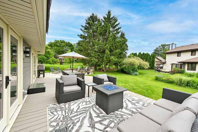 4015 S Wilshire DRIVE, New Berlin, WI 53151