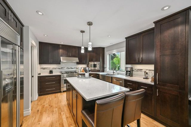 4015 S Wilshire DRIVE, New Berlin, WI 53151