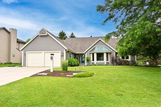 4015 S Wilshire DRIVE, New Berlin, WI 53151
