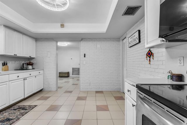 7541 SW 9th St, Plantation, FL 33317