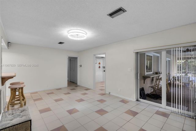 7541 SW 9th St, Plantation, FL 33317