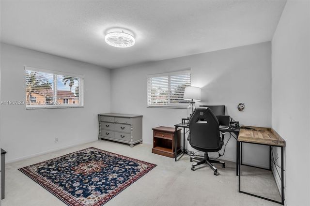 7541 SW 9th St, Plantation, FL 33317