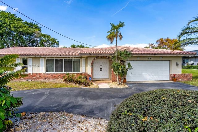 7541 SW 9th St, Plantation, FL 33317
