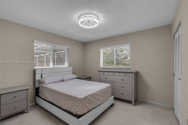 7541 SW 9th St, Plantation, FL 33317