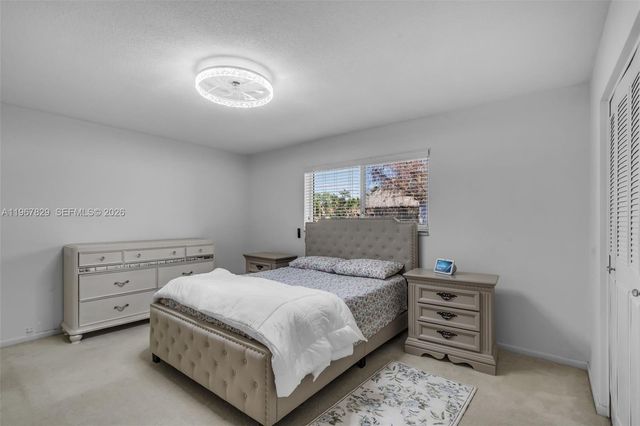 7541 SW 9th St, Plantation, FL 33317