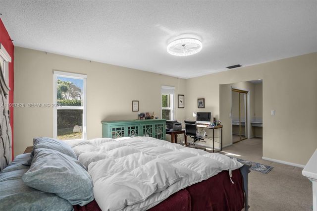 7541 SW 9th St, Plantation, FL 33317