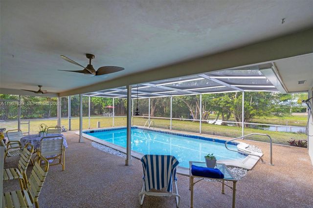 7541 SW 9th St, Plantation, FL 33317