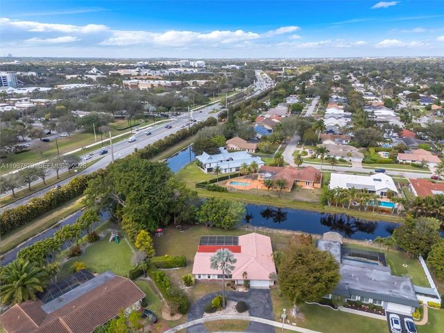 7541 SW 9th St, Plantation, FL 33317