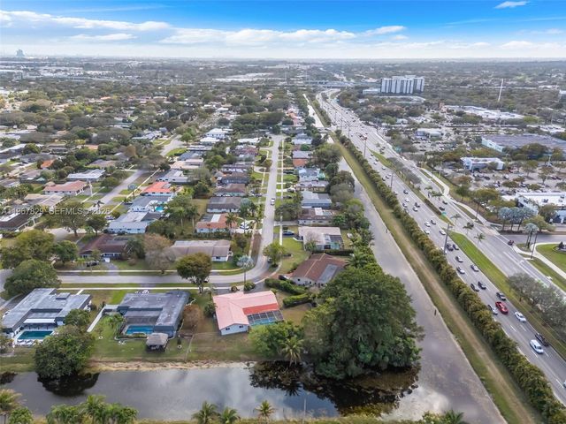 7541 SW 9th St, Plantation, FL 33317