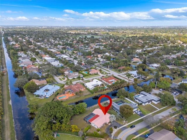 7541 SW 9th St, Plantation, FL 33317