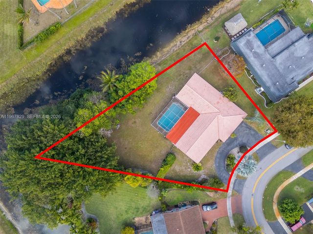 7541 SW 9th St, Plantation, FL 33317