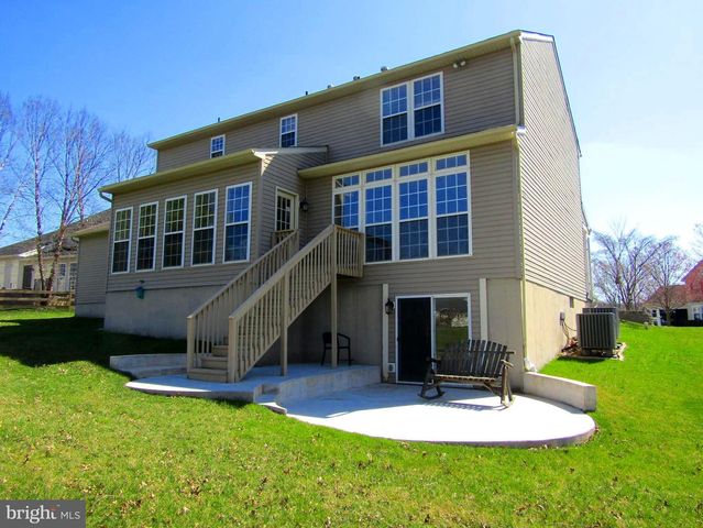 645 BLANCA CT, West Grove, PA 19390