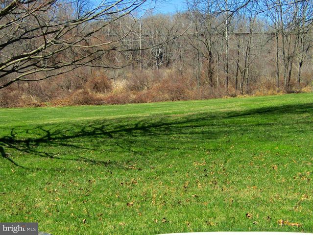 645 BLANCA CT, West Grove, PA 19390