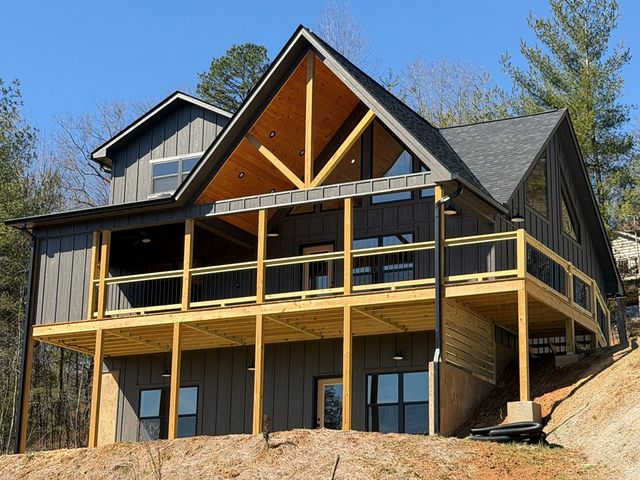 20B Twin Springs Road, Mineral Bluff, GA 30559