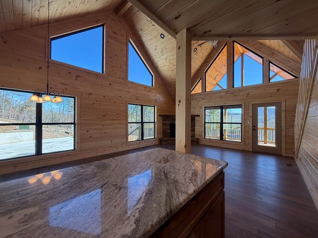 20B Twin Springs Road, Mineral Bluff, GA 30559