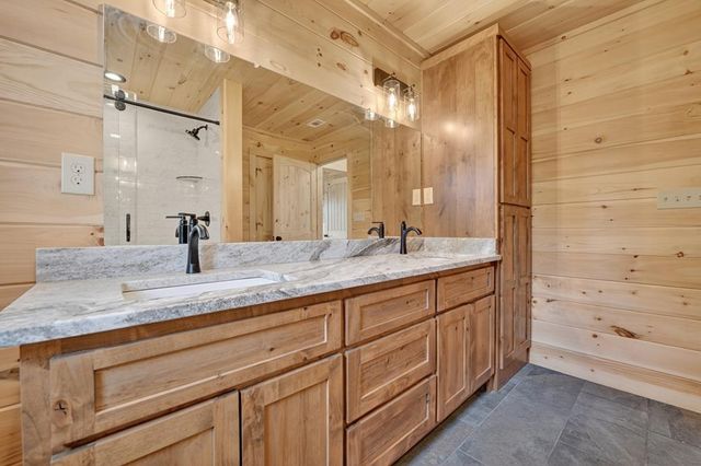 20B Twin Springs Road, Mineral Bluff, GA 30559