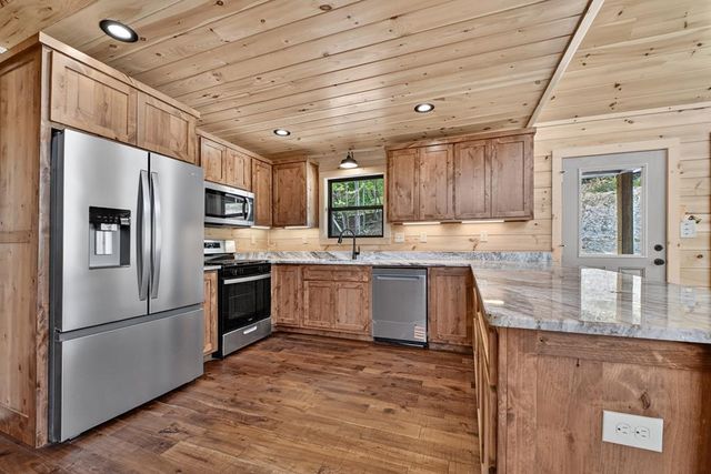 20B Twin Springs Road, Mineral Bluff, GA 30559