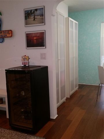 717 Espanola Way 205, Miami Beach, FL 33139